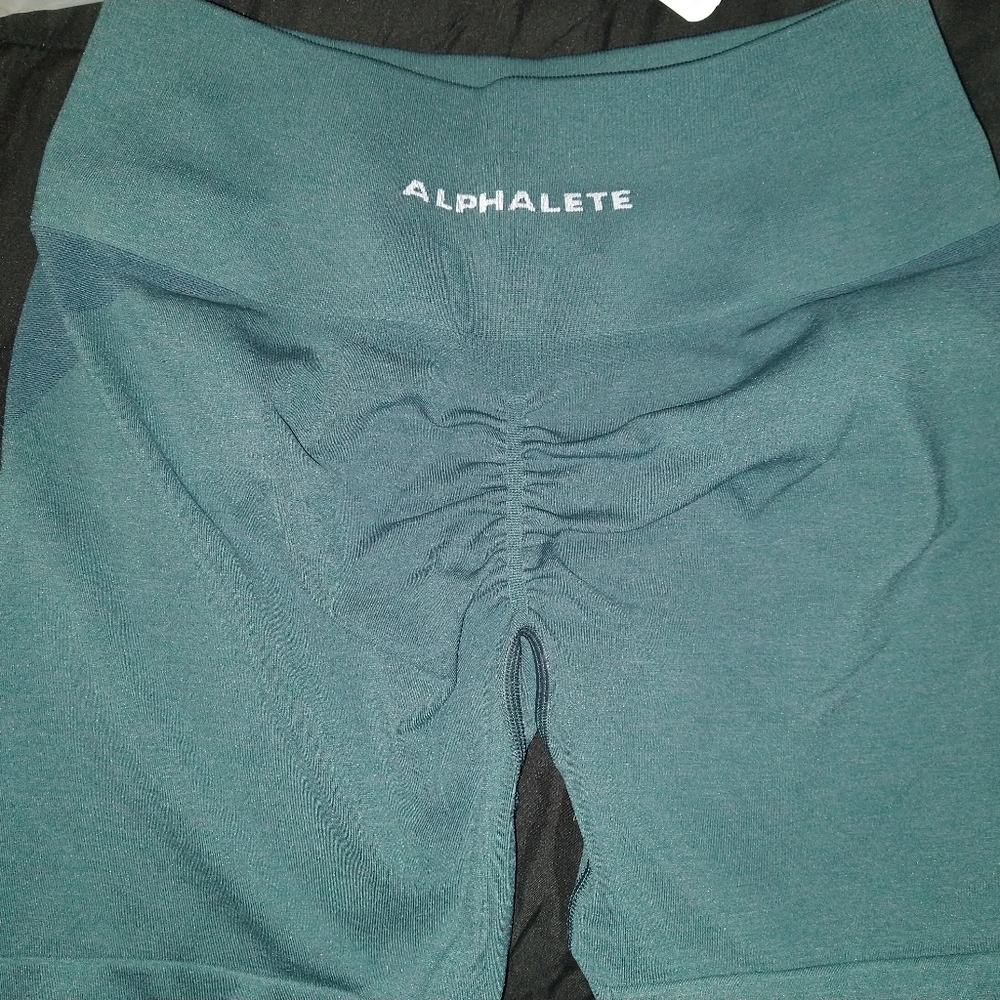 Alphalete Amplify